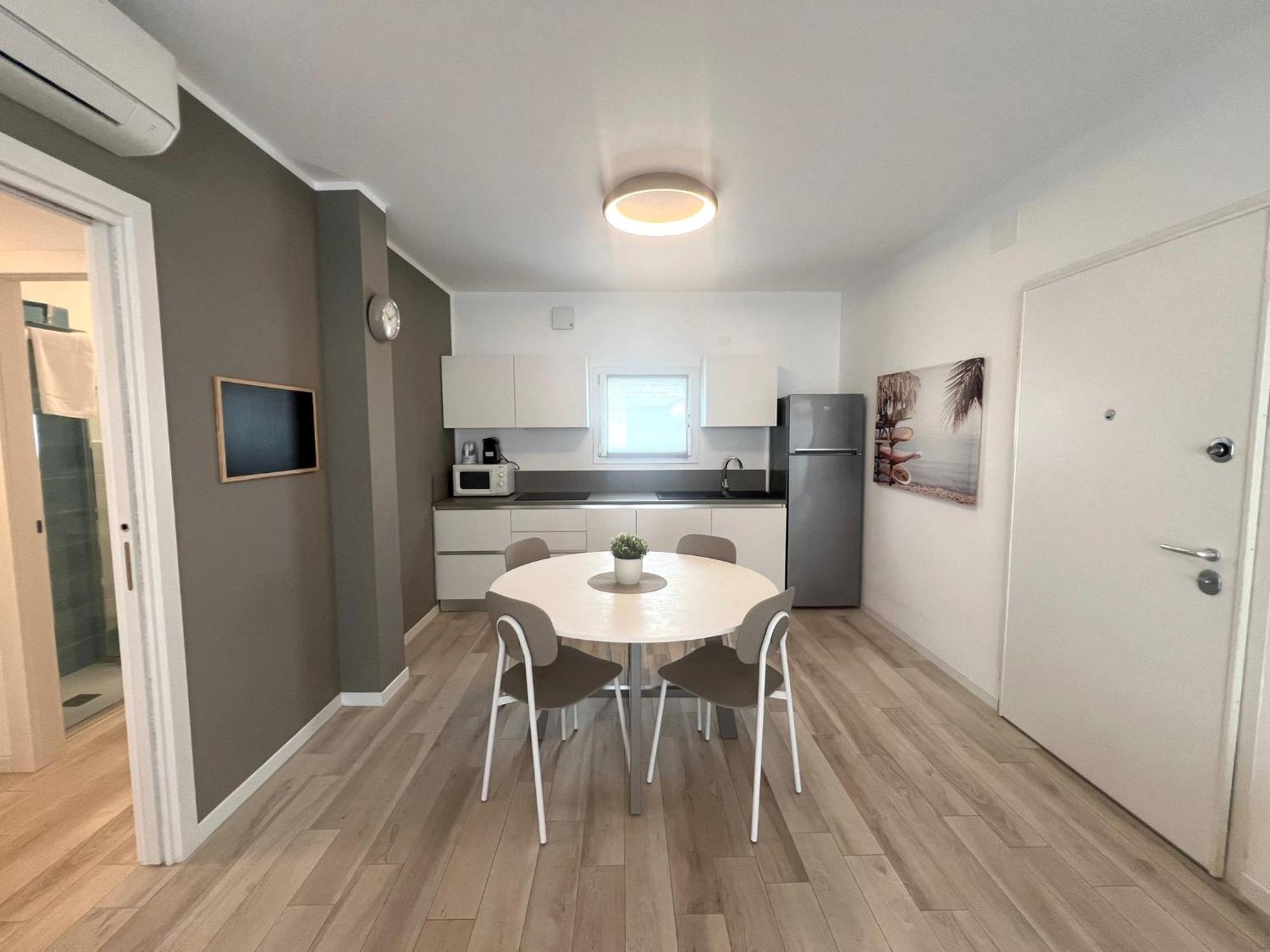 Sun Beach Residence Con Piscina - Piazza Brescia - Adria Holiday Jesolo - Family Apartments Экстерьер фото